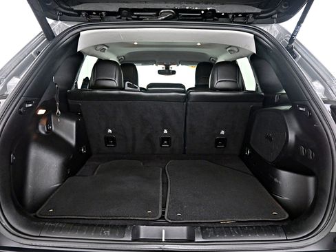 Used 2020 Jeep Cherokee Limited image 31