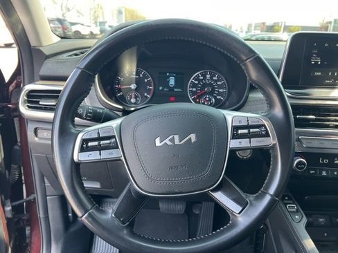 Used 2022 Kia Telluride EX w/ EX Premium Package image 13