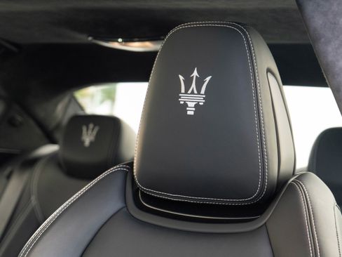 Used 2022 Maserati Ghibli Trofeo image 10