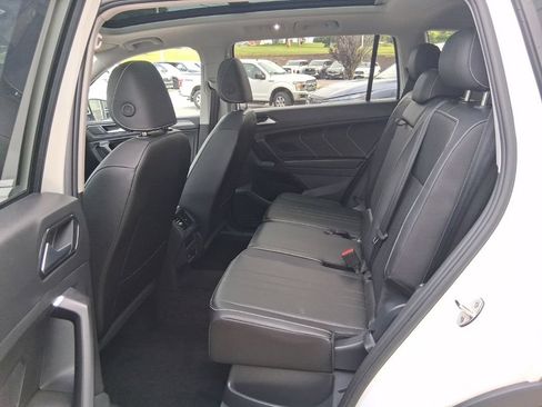 Used 2023 Volkswagen Tiguan SE AWD/4WD image 27