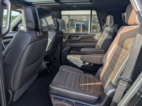 New 2025 GMC Yukon Denali Ultimate AWD/4WD image 27