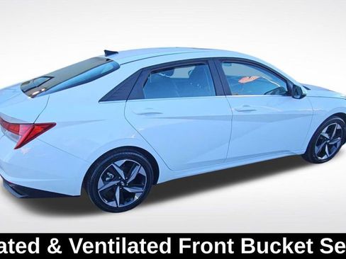 Used 2023 Hyundai Elantra Limited image 9
