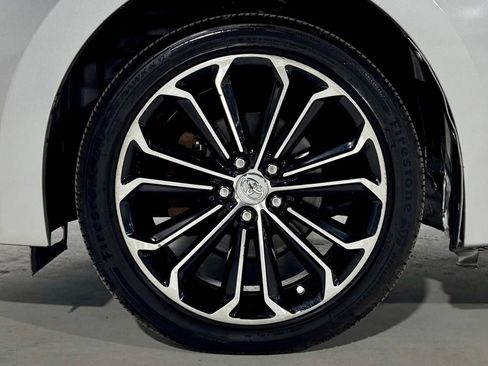 Used 2014 Toyota Corolla L image 30