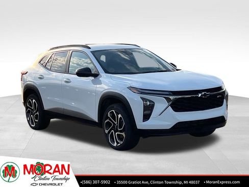 Certified 2024 Chevrolet Trax RS image 8