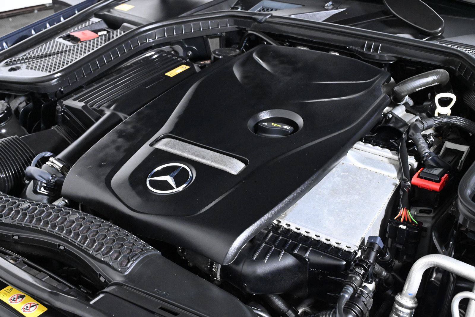 Used 2015 Mercedes-Benz C 300 4MATIC Sedan image 38