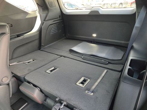 Used 2026 Chevrolet Traverse Z71 w/ Enhanced Driving Package AWD/4WD image 15