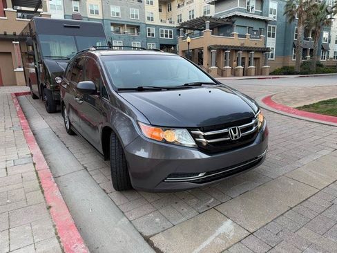 Used 2016 Honda Odyssey SE image 9