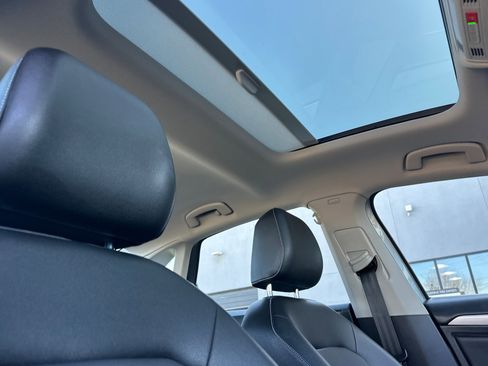 Used 2021 Volkswagen Jetta SE w/ SE Cold Weather Package image 15