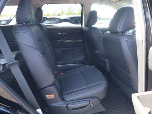 New 2026 Nissan Pathfinder SL image 22