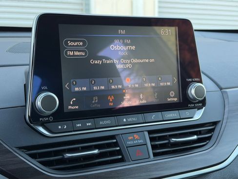 Used 2025 Nissan Altima 2.5 SV FWD image 20
