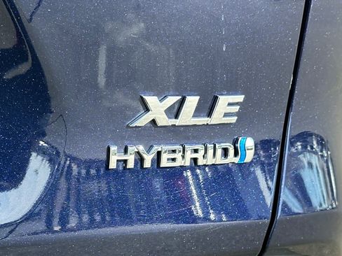 Certified 2022 Toyota RAV4 XLE w/ Convenience Package image 32