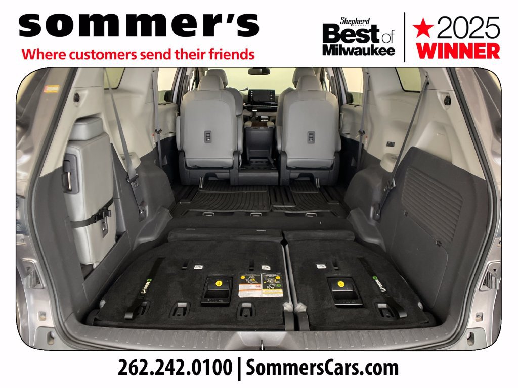 Used 2022 Toyota Sienna XLE FWD image 30