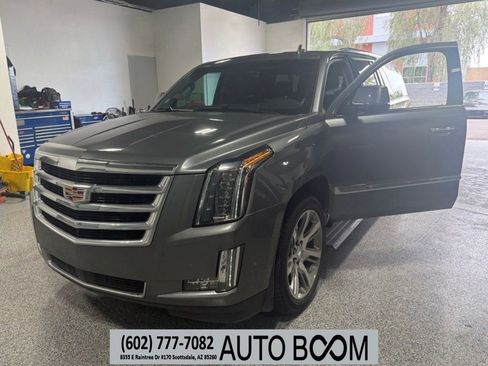 Used 2019 Cadillac Escalade ESV Premium Luxury AWD/4WD image 1