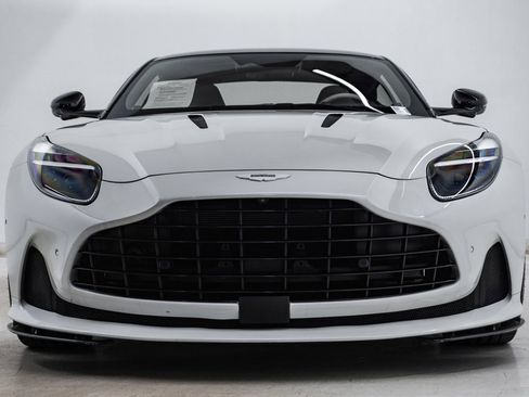Used 2024 Aston Martin DB12 Coupe image 7