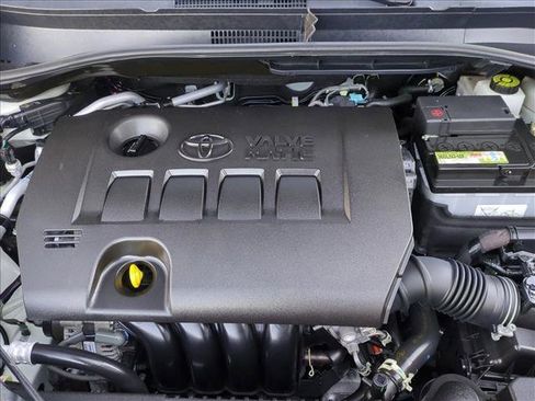 Used 2021 Toyota C-HR LE image 21