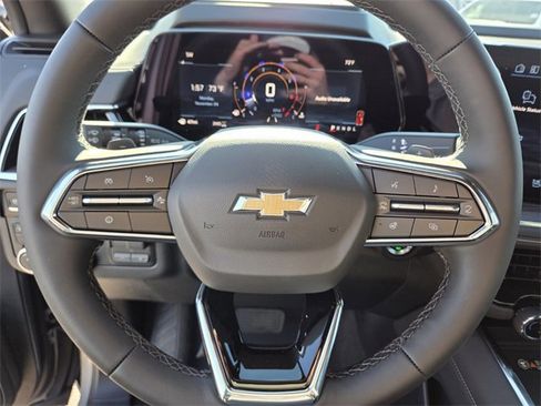 New 2026 Chevrolet Suburban Premier image 10