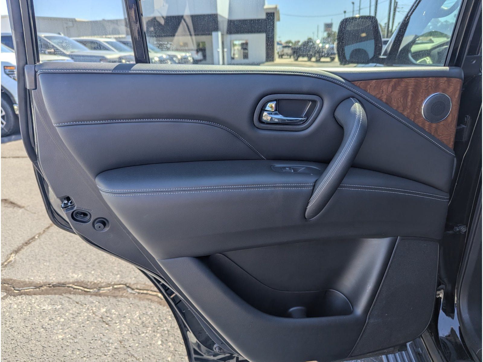Used 2019 INFINITI QX80 Luxe RWD image 15