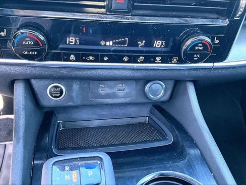 Used 2021 Nissan Rogue SV AWD/4WD image 15