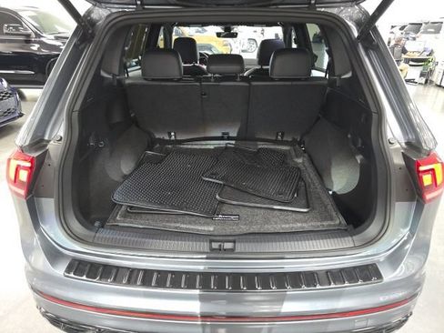Used 2024 Volkswagen Tiguan SE R-Line AWD/4WD image 11