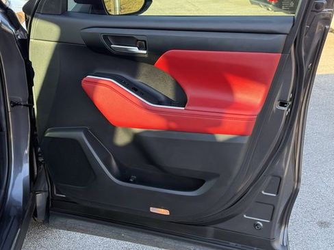 Used 2021 Toyota Highlander XSE image 35