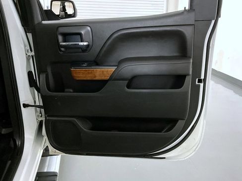 Used 2017 Chevrolet Silverado 1500 High Country image 17