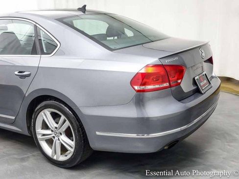 Used 2015 Volkswagen Passat 1.8T SE FWD image 4