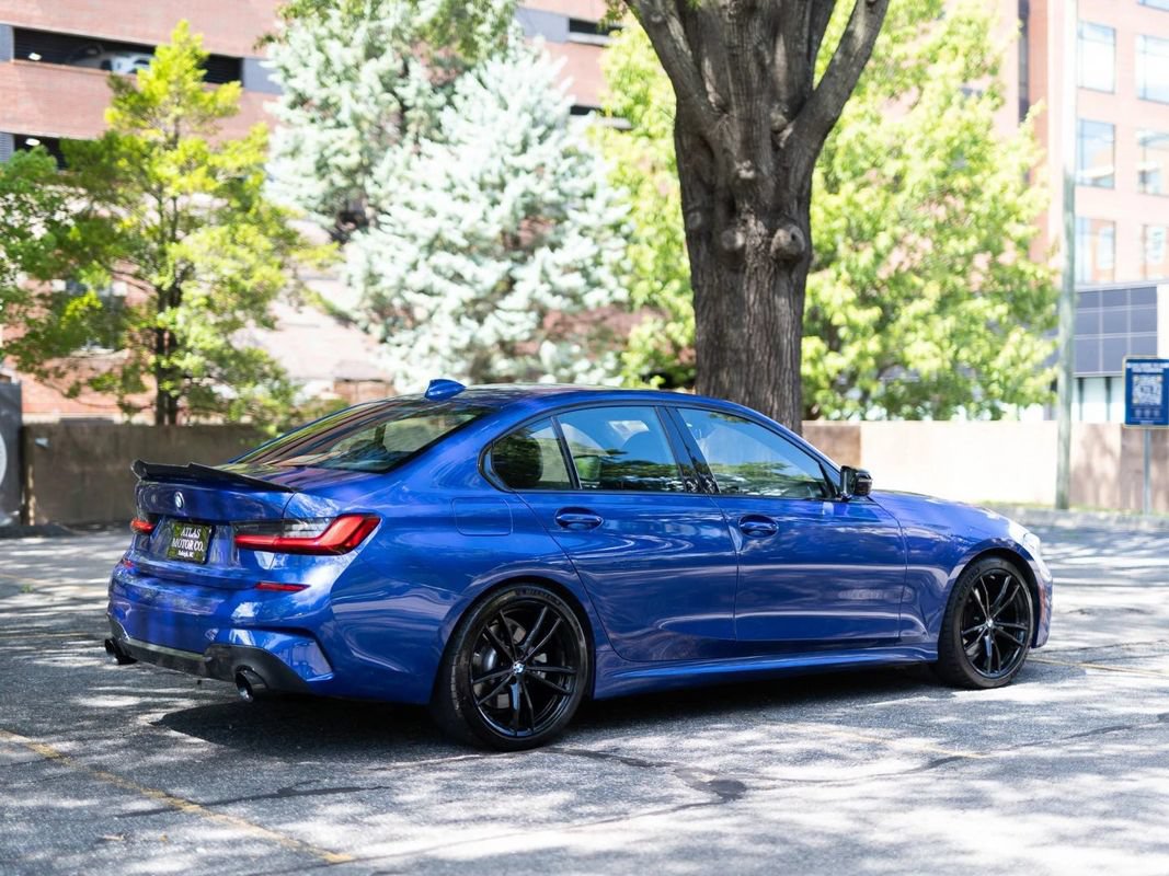 Used 2022 BMW 330i Sedan w/ M Sport Package RWD image 9