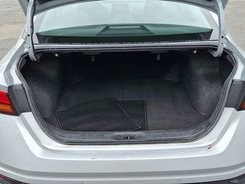 Used 2024 Nissan Altima 2.5 SV image 31