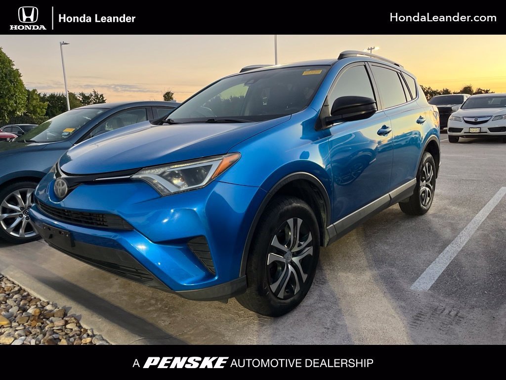 Used 2018 Toyota RAV4 LE FWD image 1