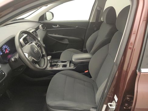 Used 2020 Kia Sorento LX FWD image 17