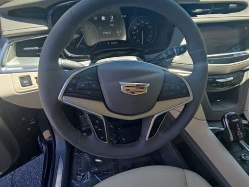 Used 2025 Cadillac XT5 Premium Luxury w/ Technology Package AWD/4WD image 18