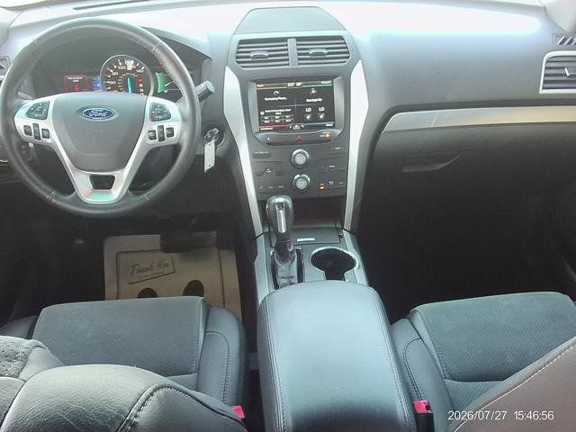 Used 2015 Ford Explorer XLT w/ Equipment Group 202A AWD/4WD image 6