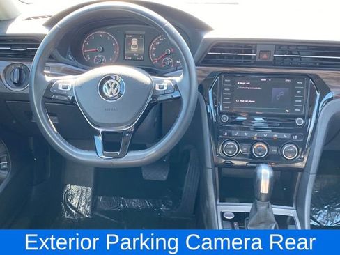 Used 2022 Volkswagen Passat 2.0T image 6