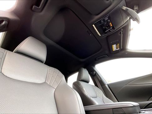 Used 2026 Lexus RX 350h Premium image 13