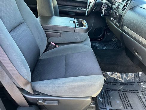 Used 2009 Chevrolet Silverado 2500 LT w/ Interior Plus Package AWD/4WD image 27