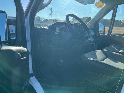 Used 2025 RAM ProMaster 2500 w/ Safety Group image 9