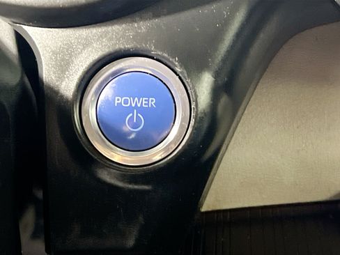 Used 2022 Toyota Sienna XLE FWD image 24