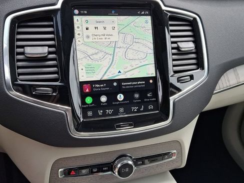Certified 2025 Volvo XC90 B6 Plus w/ Protection Package Premier AWD/4WD image 18