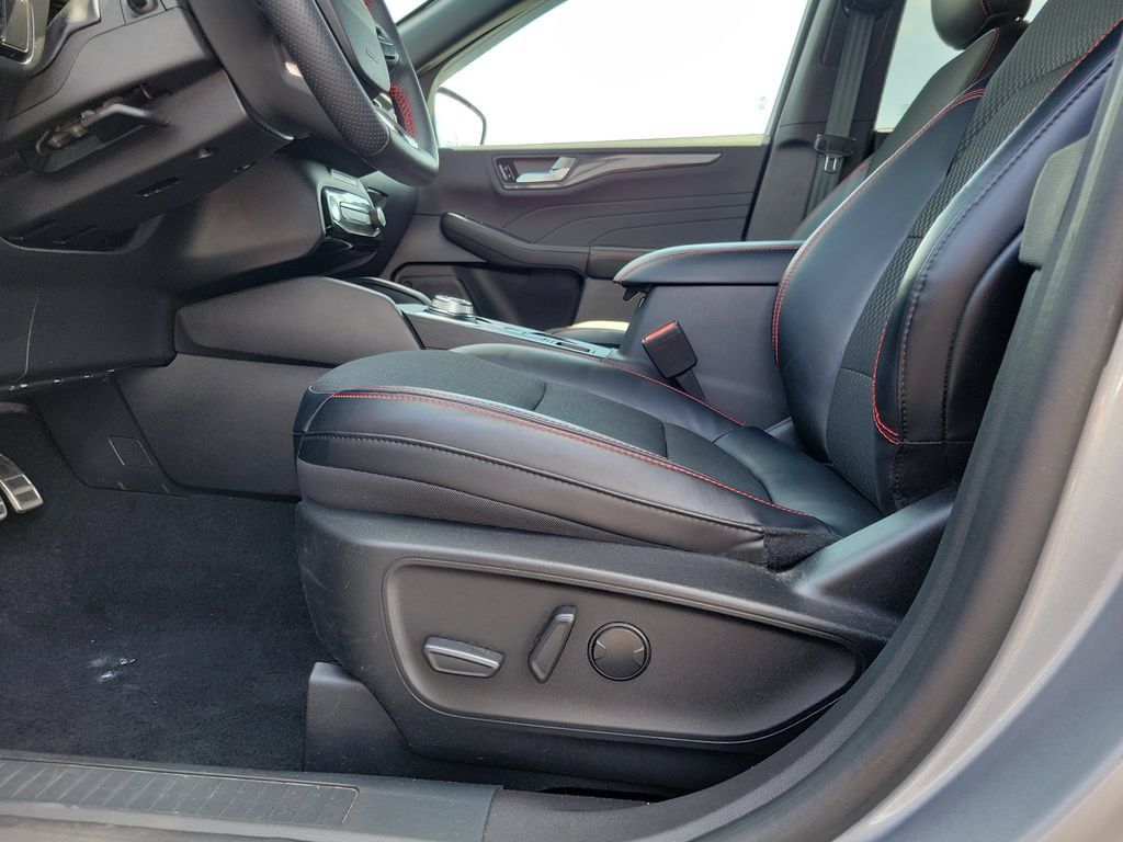 Certified 2023 Ford Escape ST-Line FWD image 19