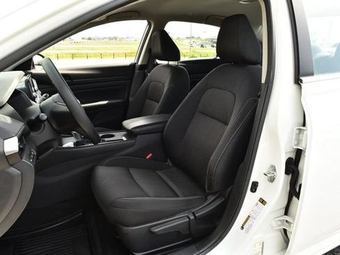Used 2023 Nissan Altima 2.5 S FWD image 17