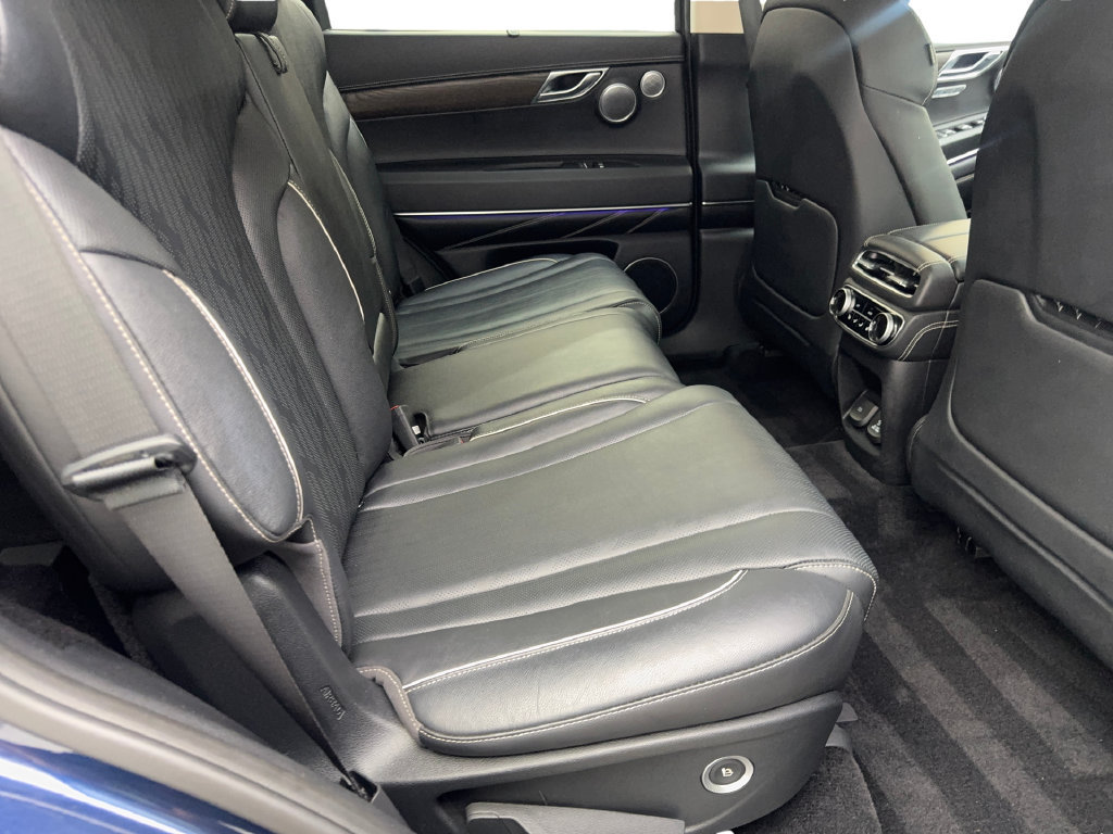 Used 2022 Genesis GV80 2.5T w/ Prestige Package 04 AWD/4WD image 42