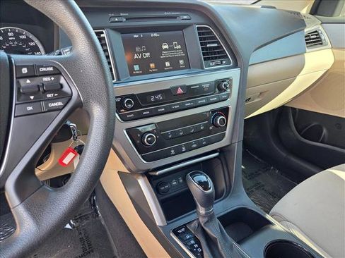 Used 2017 Hyundai Sonata SE image 14