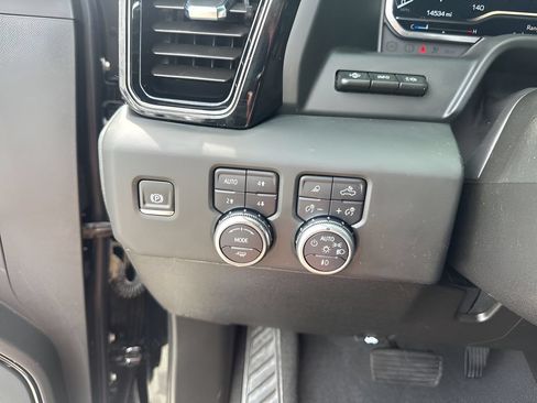 Used 2024 GMC Sierra 2500 AT4 w/ AT4 Premium Plus Package AWD/4WD image 32