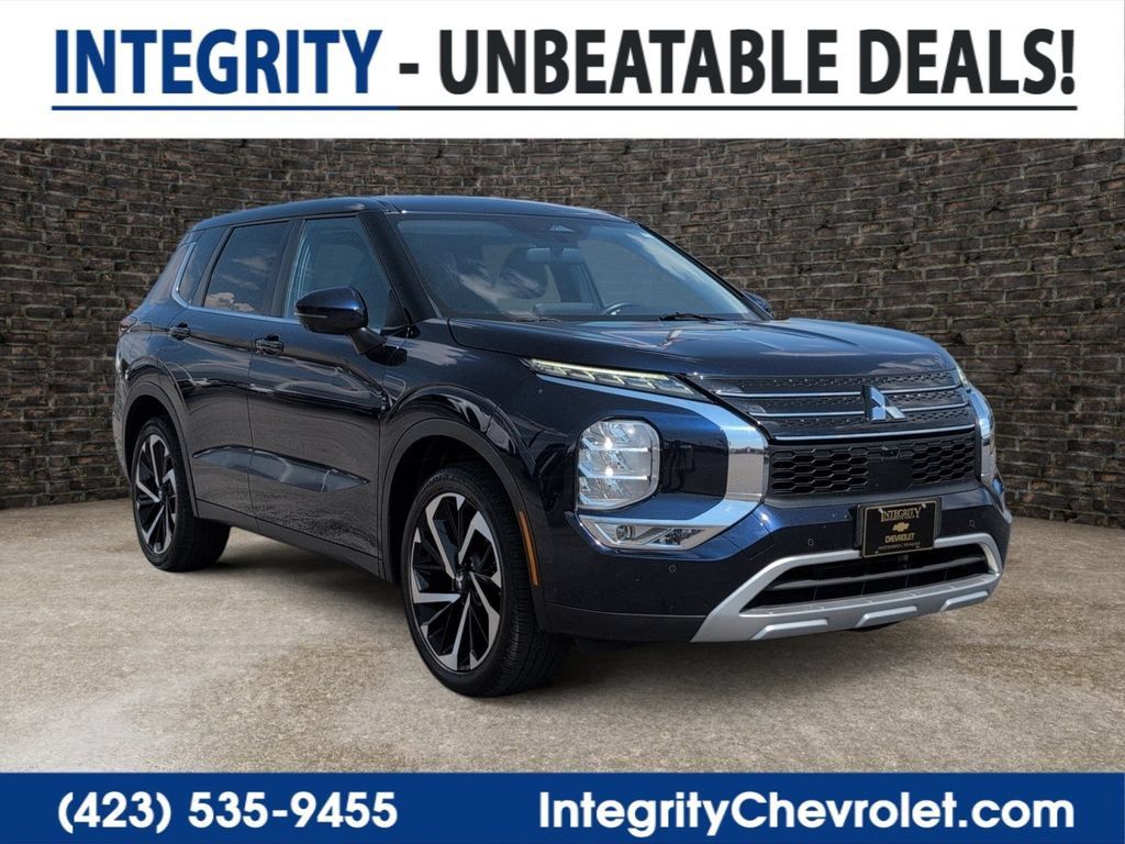 Used 2022 Mitsubishi Outlander SE AWD/4WD image 1