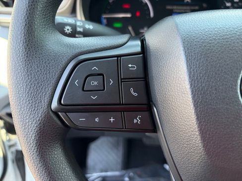 Used 2025 Toyota Sienna LE w/ LE Plus Package AWD/4WD image 14