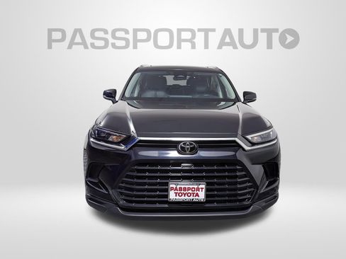 Used 2025 Toyota Grand Highlander AWD image 13