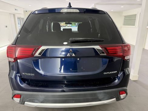 Used 2018 Mitsubishi Outlander SEL AWD/4WD image 6