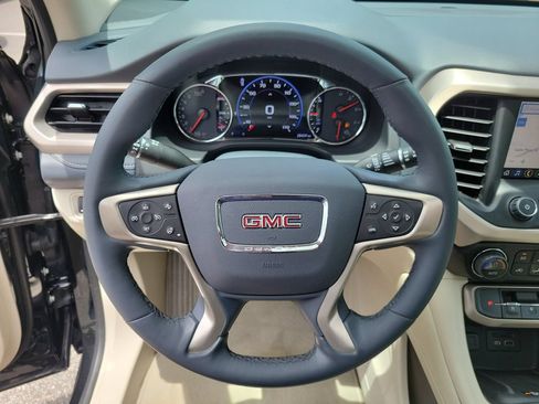 Used 2023 GMC Acadia Denali w/ Denali Ultimate Package FWD image 29