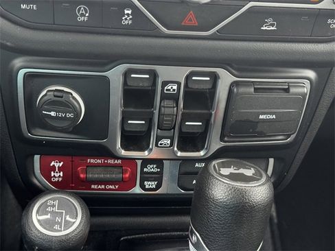 Certified 2024 Jeep Wrangler Unlimited Rubicon image 37