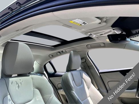 Used 2021 Volvo S60 T5 Momentum FWD image 20
